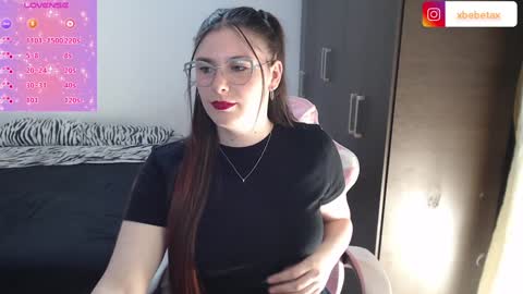 Snapshot of espagamer5 chatting on 12-15-24, 08:47 Xbebetax online show from 12-15-24, 08:47