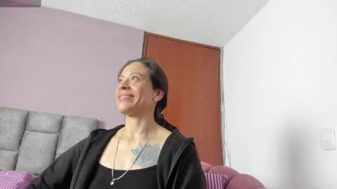 Snapshot of esperancita4570 chatting on 03-02-25, 01:15 HOPE online show from 03-02-25, 01:15