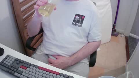 Snapshot of essex_wild chatting on 05-06-26, 08:25 Morph online show from 05-06-26, 08:25