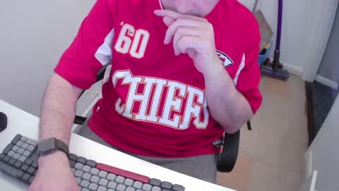 Snapshot of essex_wild chatting on 05-19-26, 07:09 Morph online show from 05-19-26, 07:09