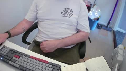 Snapshot of essex_wild chatting on 05-28-26, 11:29 Morph online show from 05-28-26, 11:29