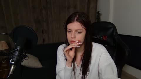 esteria online show from 01-11-25, 02:20