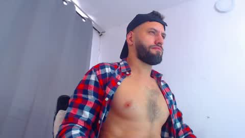 Snapshot of esteban7984068 chatting on 12-15-24, 08:58 esteban online show from 12-15-24, 08:58