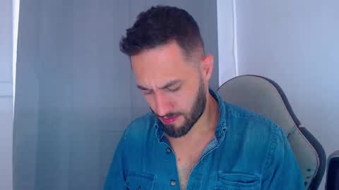 Snapshot of esteban7984068 chatting on 12-21-24, 07:27 esteban online show from 12-21-24, 07:27