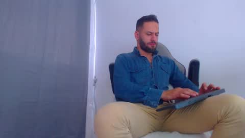 Snapshot of esteban7984068 chatting on 12-24-24, 07:22 esteban online show from 12-24-24, 07:22