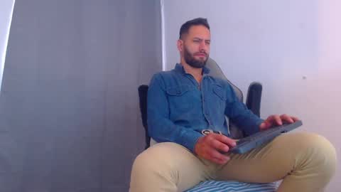 Snapshot of esteban7984068 chatting on 12-30-24, 07:32 esteban online show from 12-30-24, 07:32