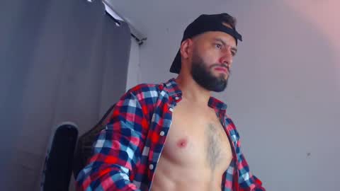 Snapshot of esteban7984068 chatting on 02-09-25, 05:11 esteban online show from 02-09-25, 05:11