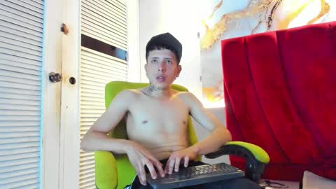 ESTEBAN online show from 01-10-26, 07:48