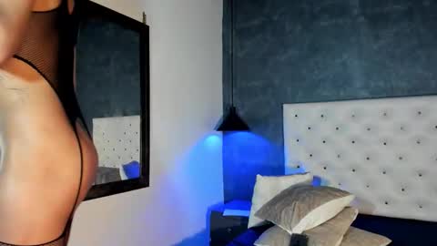 Salome online show from 11-27-25, 02:19