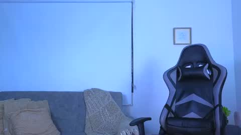 Snapshot of esteban_de_louise chatting on 06-13-26, 11:19 ESTEBAN online show from 06-13-26, 11:19