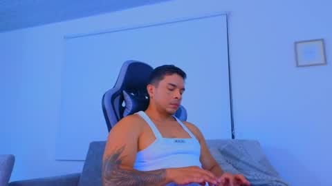 Snapshot of esteban_de_louise chatting on 06-26-26, 02:21 ESTEBAN online show from 06-26-26, 02:21