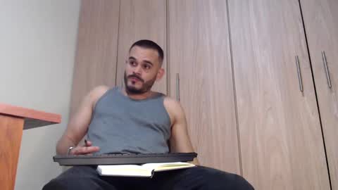 Snapshot of esteban_fer chatting on 02-15-25, 09:04 Esteban Fernandez online show from 02-15-25, 09:04