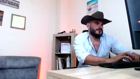 Snapshot of esteban_fer chatting on 05-04-26, 04:52 Esteban Fernandez online show from 05-04-26, 04:52