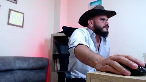 Snapshot of esteban_fer chatting on 05-05-26, 08:44 Esteban Fernandez online show from 05-05-26, 08:44