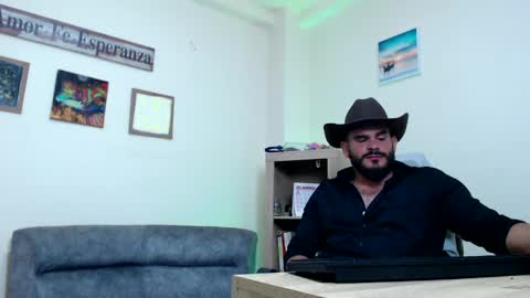 Snapshot of esteban_fer chatting on 05-07-26, 06:30 Esteban Fernandez online show from 05-07-26, 06:30