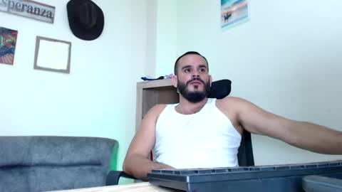 Snapshot of esteban_fer chatting on 05-09-26, 03:12 Esteban Fernandez online show from 05-09-26, 03:12