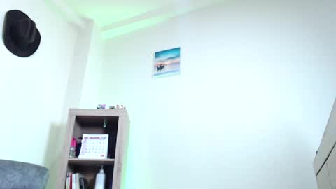 Snapshot of esteban_fer chatting on 05-14-26, 02:57 Esteban Fernandez online show from 05-14-26, 02:57