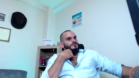 Snapshot of esteban_fer chatting on 05-24-26, 01:10 Esteban Fernandez online show from 05-24-26, 01:10