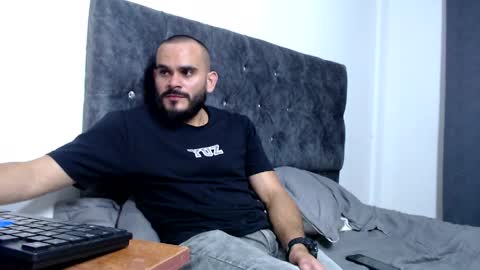 Snapshot of esteban_fer chatting on 05-26-26, 03:30 Esteban Fernandez online show from 05-26-26, 03:30