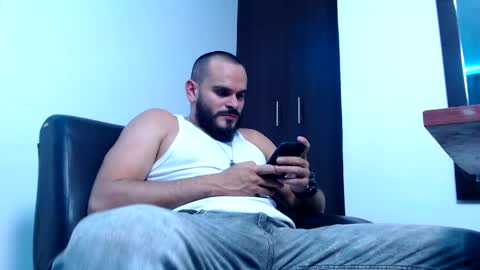 Snapshot of esteban_fer chatting on 05-28-26, 02:53 Esteban Fernandez online show from 05-28-26, 02:53
