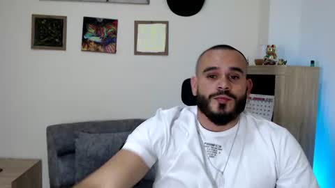 Snapshot of esteban_fer chatting on 06-14-26, 04:03 Esteban Fernandez online show from 06-14-26, 04:03