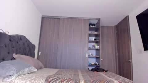 Esteban Stud online show from 10-22-25, 08:41