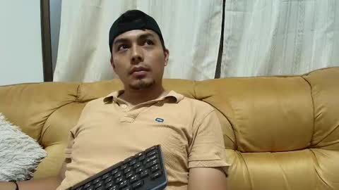 Snapshot of estebancot0314 chatting on 09-27-25, 11:21 Esteban online show from 09-27-25, 11:21