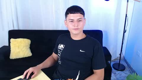 estebancum18 online show from 05-29-26, 02:37