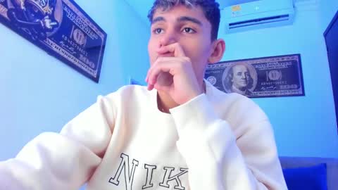Esteban online show from 12-23-24, 12:08