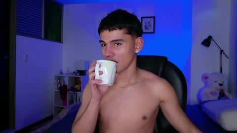 Esteban online show from 04-22-26, 10:50