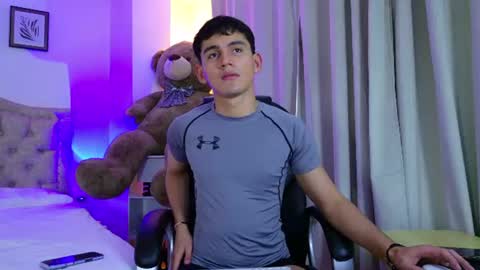 Snapshot of estebanperez_ chatting on 06-10-26, 07:57 Esteban online show from 06-10-26, 07:57
