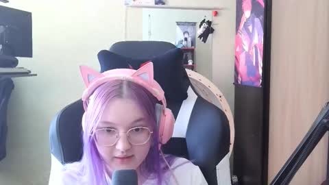 Snapshot of estefanahoage chatting on 03-18-26, 07:00 Kate online show from 03-18-26, 07:00