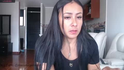 Snapshot of estefi1073162 chatting on 02-06-25, 05:30 valeria online show from 02-06-25, 05:30