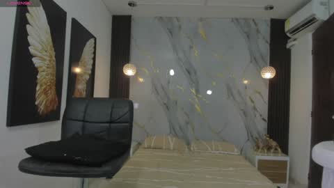 Snapshot of estephany_doll chatting on 12-21-24, 09:15 Estephany online show from 12-21-24, 09:15