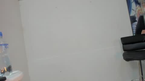 Snapshot of estephany_doll chatting on 01-04-25, 02:46 Estephany online show from 01-04-25, 02:46