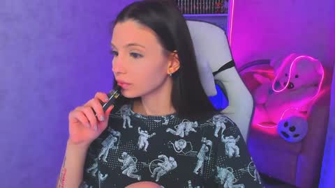 Snapshot of estercollins chatting on 01-01-25, 11:51 Ester online show from 01-01-25, 11:51