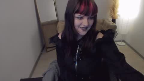 Ester  online show from 06-18-26, 04:11