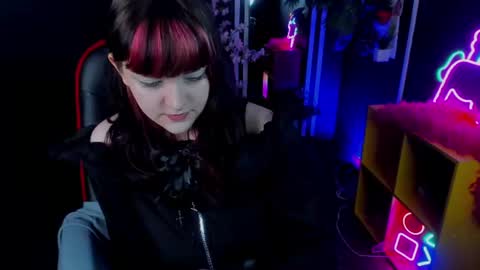 Ester  online show from 06-23-26, 04:16