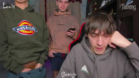 Snapshot of esthetics_boys chatting on 01-07-25, 06:56 LOUIS online show from 01-07-25, 06:56