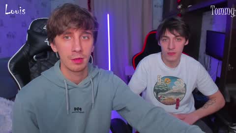 Snapshot of esthetics_boys chatting on 01-17-25, 02:18 LOUIS online show from 01-17-25, 02:18