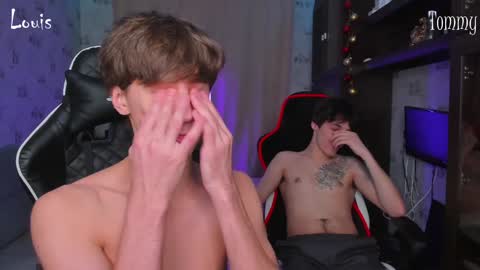 Snapshot of esthetics_boys chatting on 01-19-25, 12:17 LOUIS online show from 01-19-25, 12:17