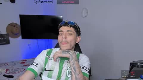 estivenvel online show from 11-20-25, 06:29