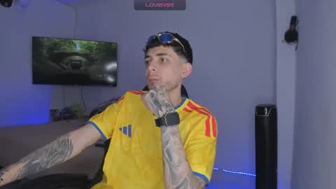 estivenvel online show from 07-17-26, 02:45