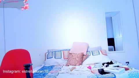 Estrellita online show from 01-17-25, 01:57