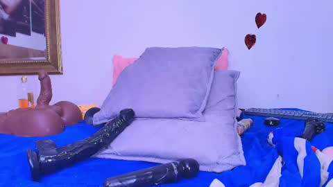 Estrella online show from 02-22-25, 06:08