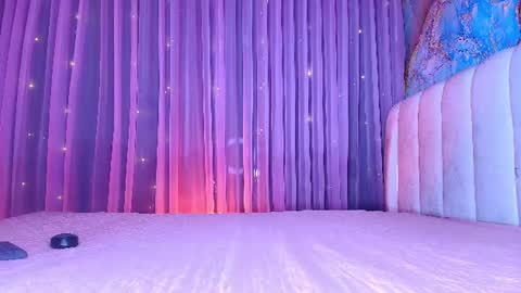 Snapshot of estrella_hanks_ chatting on 07-16-26, 12:00 Estrella online show from 07-16-26, 12:00