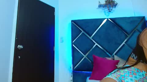 Snapshot of estrellaruiz chatting on 02-19-25, 07:16 ESTRELLA online show from 02-19-25, 07:16