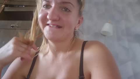 estrellawalters online show from 09-12-25, 10:59