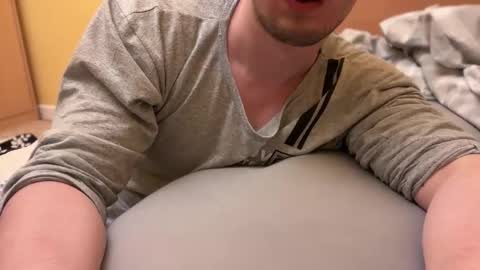 Tom online show from 05-08-26, 12:16