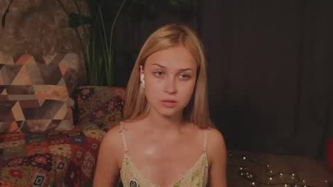 Sophia online show from 06-08-26, 01:28